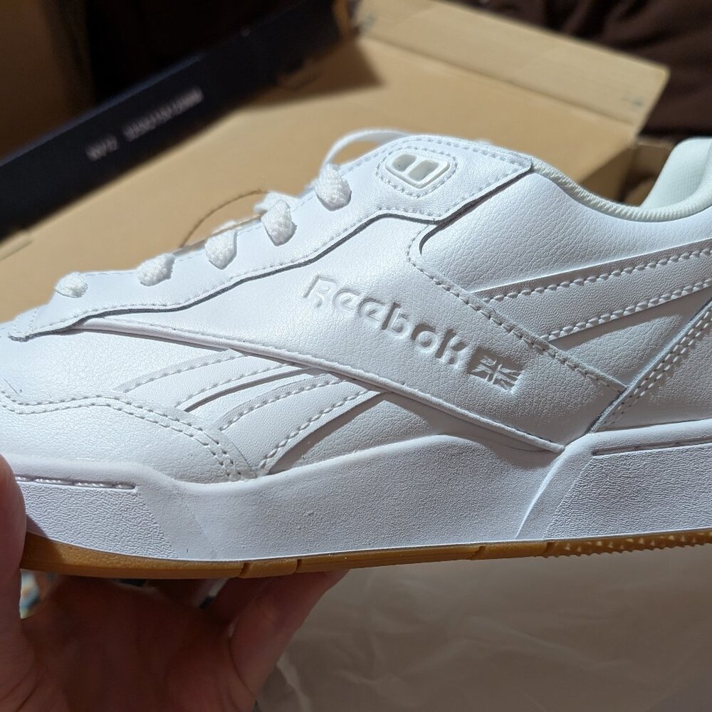 Unisex White Classic Reebok Sneakers
